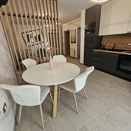Alezzi Seaview Apartament Năvodari